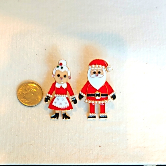 Mr. and Mrs. Santa Stud Earrings - Picture 4 of 6